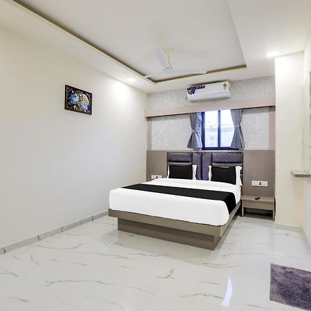 Hotel O Neek Palace Ahmedabad Eksteriør bilde