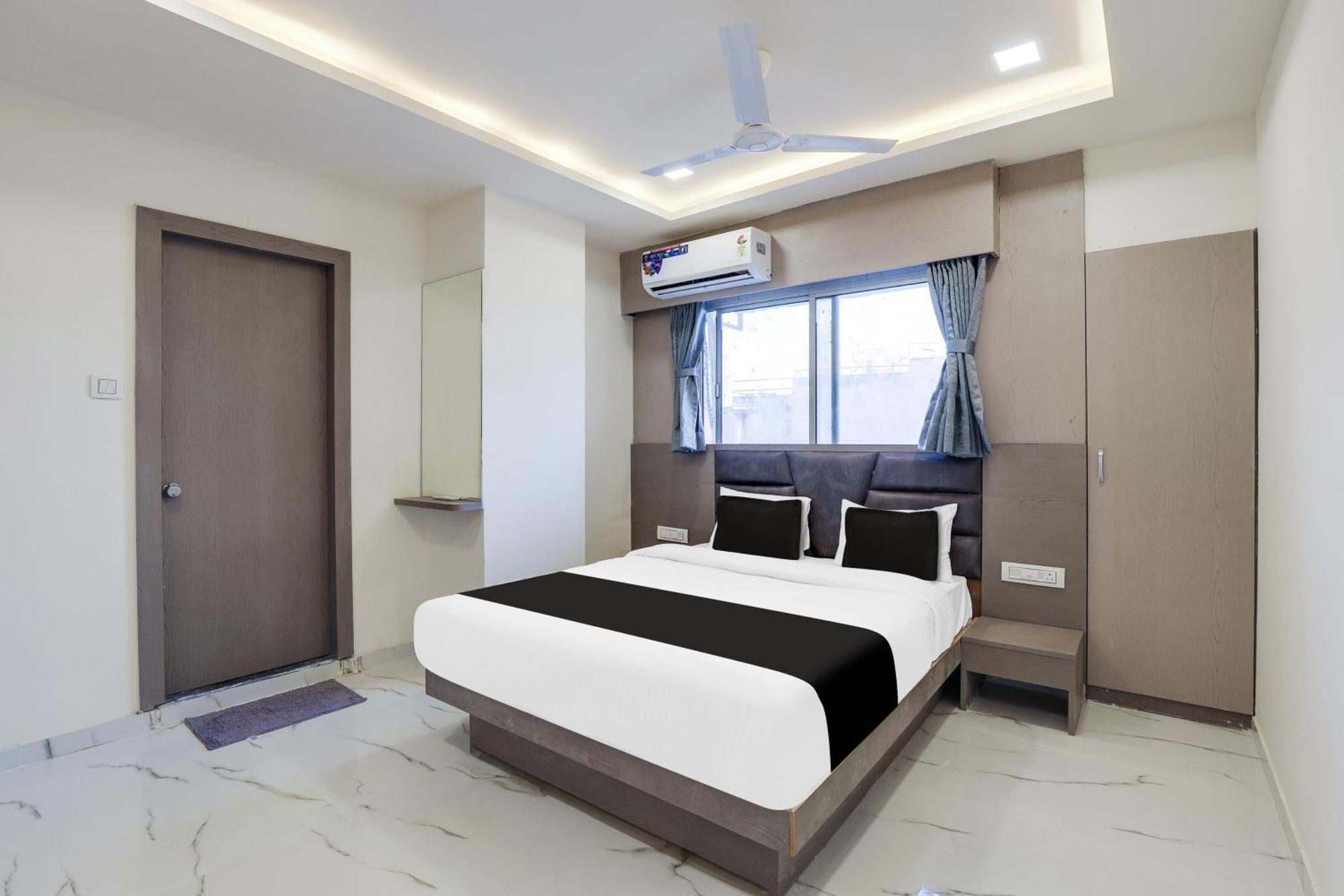 Hotel O Neek Palace Ahmedabad Eksteriør bilde