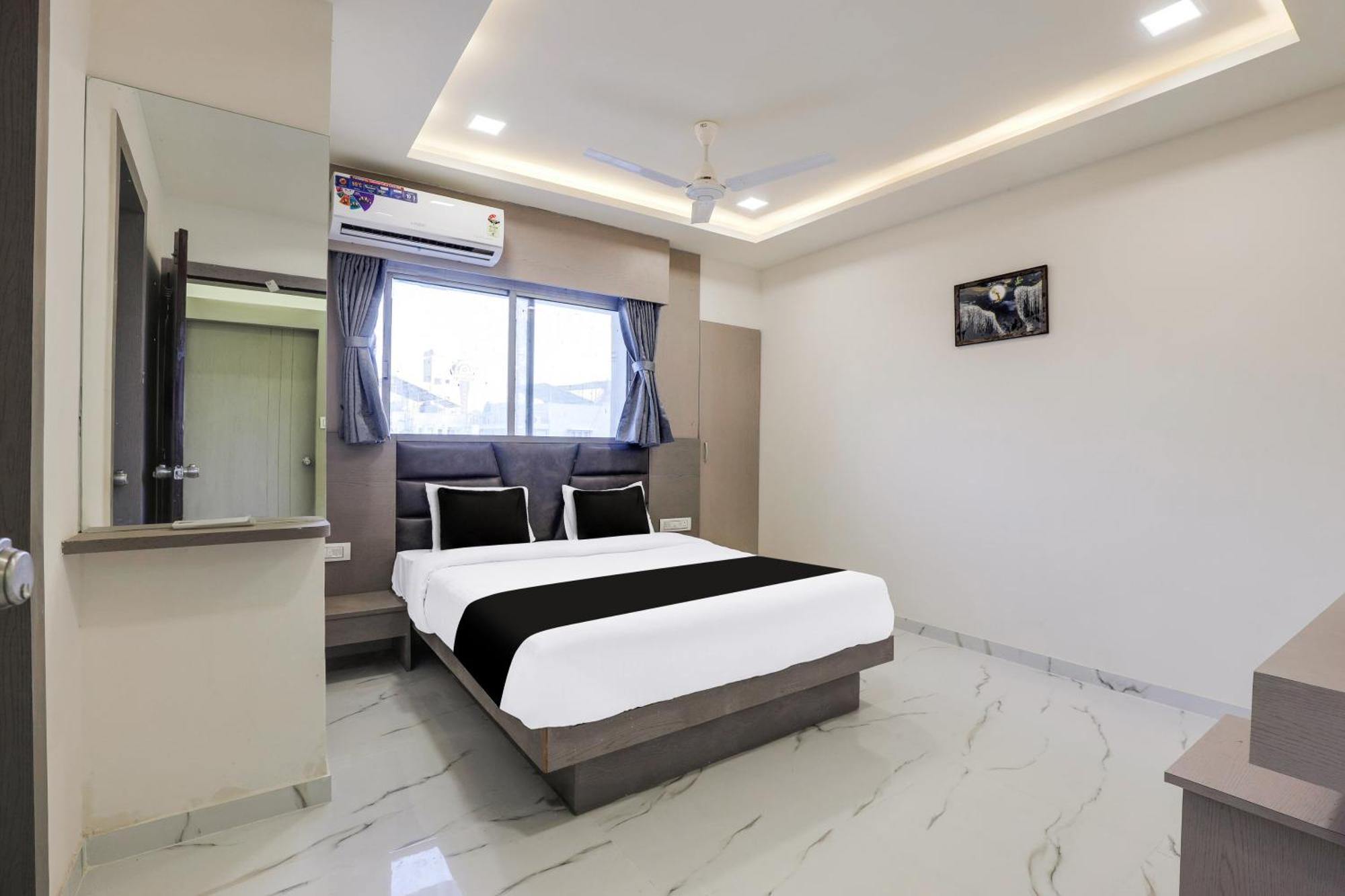 Hotel O Neek Palace Ahmedabad Eksteriør bilde