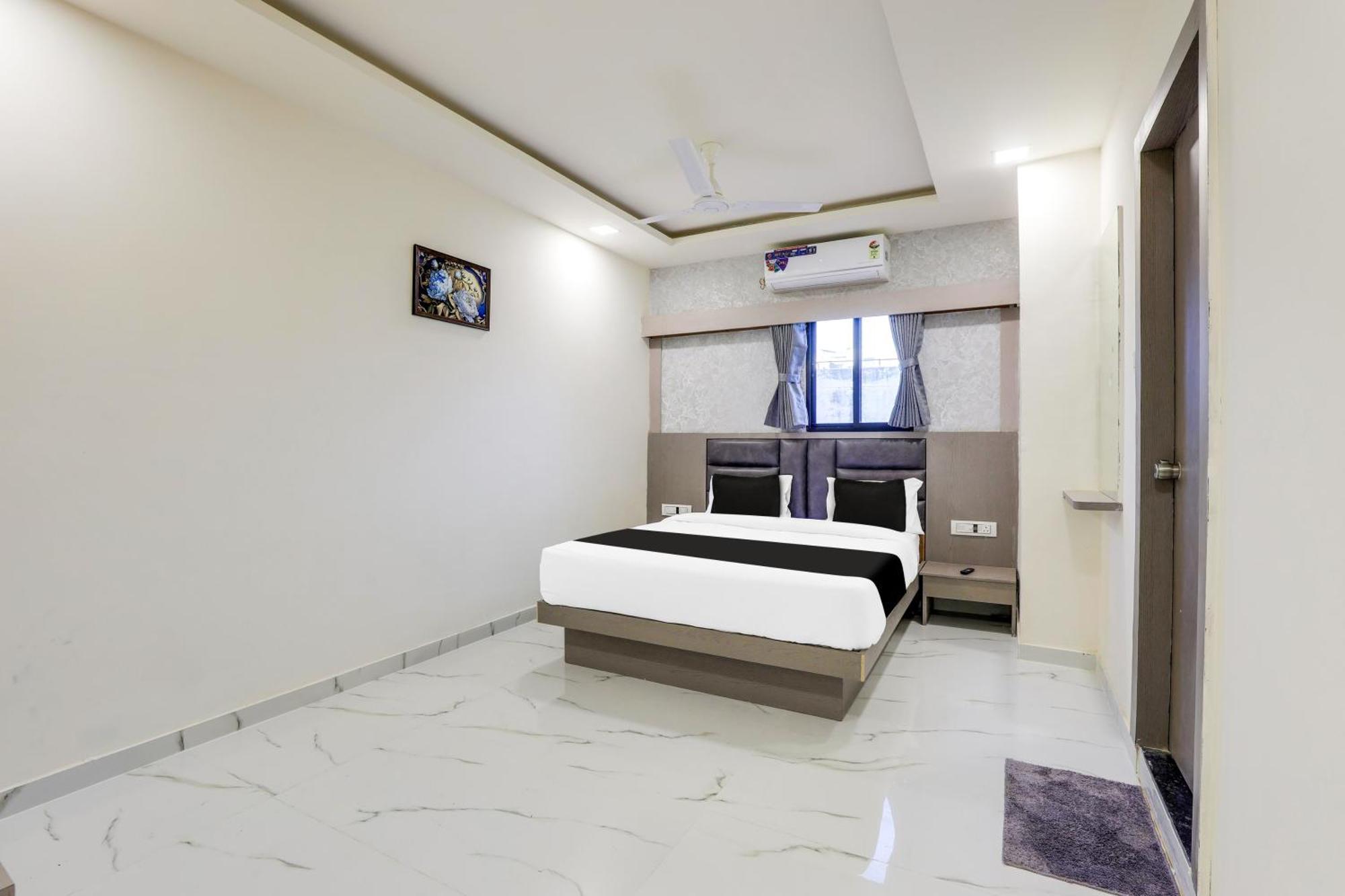 Hotel O Neek Palace Ahmedabad Eksteriør bilde